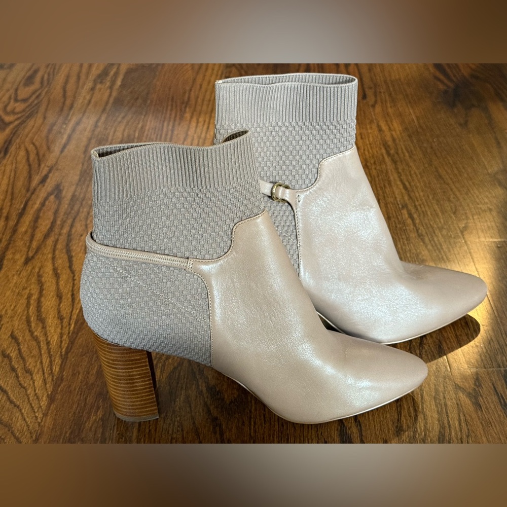 Cole Haan Tan Camille Knit Leather
Ankle Bootie Size 11B